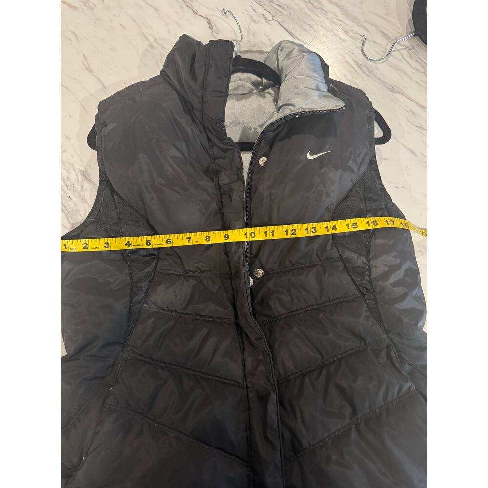Nike Women’s Puffer Vest Black Gray Reversible Full Zip Pockets Size‎ M - Picture 6 of 6